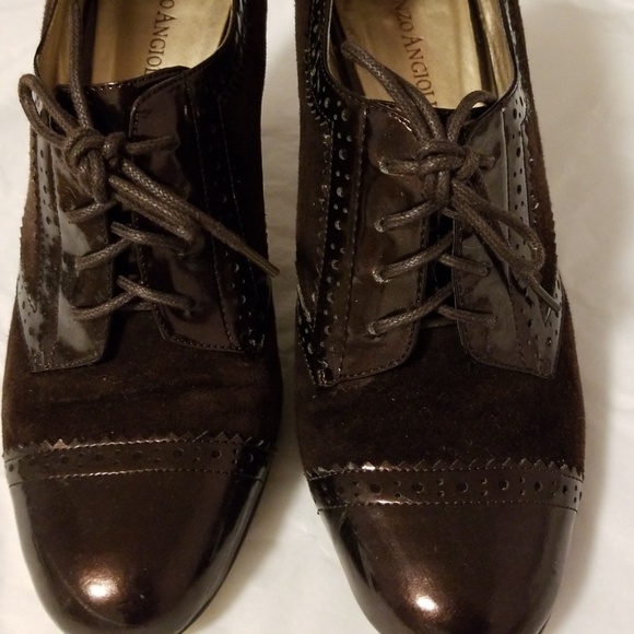 Shoes - Picture 2 of 8